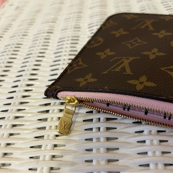 SOLD Louis Vuitton Neverfull Monogram Pochette with Rose Ballerine interior. - Picture 6 of 9
